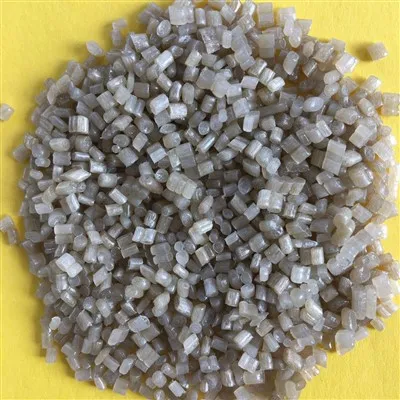 Geri dönüştürülmüş kauçuk parçacıklarının sertliği nedir?